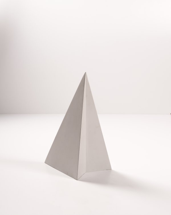 SOL LEWITT - Pyramid V
