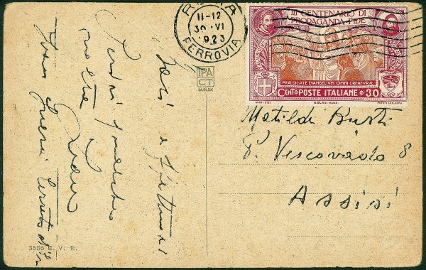 Regno - Vittorio Emanuele III - 30 cent Propaganda Fide (132) isolato su cartolina da Roma a Assisi del 30.6.23