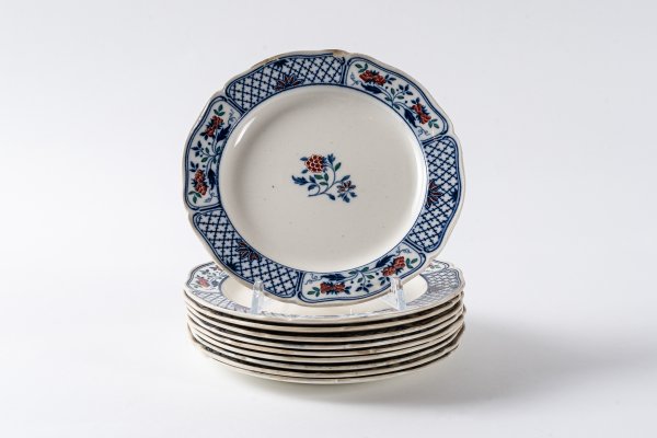 Dieci piatti da frutta o dessert 'Cheadle'.
Inghilterra, Manifattura di Wedgwood, inizio del XX secolo.