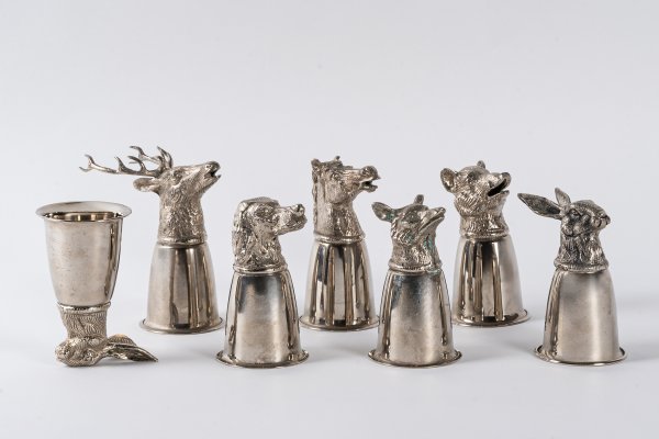 Sette bicchieri-scultura.
Manifattura del XX secolo.