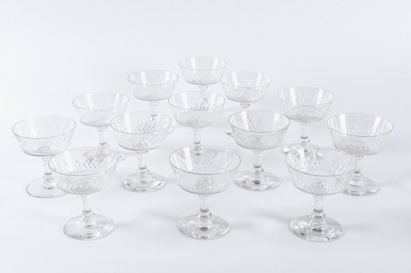 Tredici coppe da champagne.
Francia, Manifattura Baccarat, seconda metà del XX secolo.