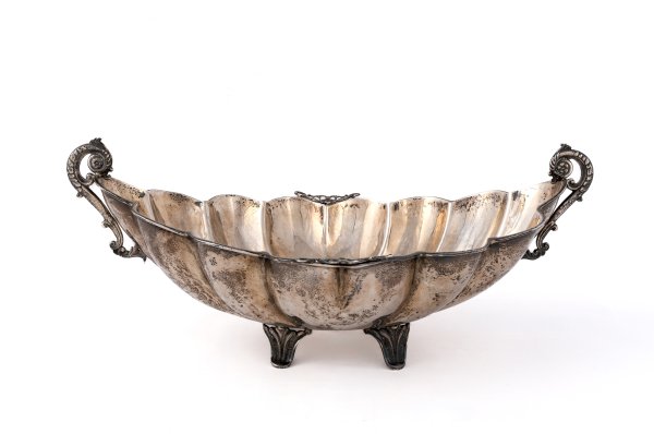 Centrotavola.
Argenteria artistica italiana del XX secolo.
