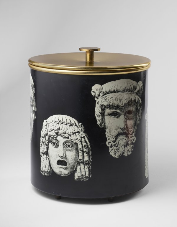 Piero Fornasetti.
Portaghiaccio con coperchio della serie 'Mascheroni', 1960 circa.