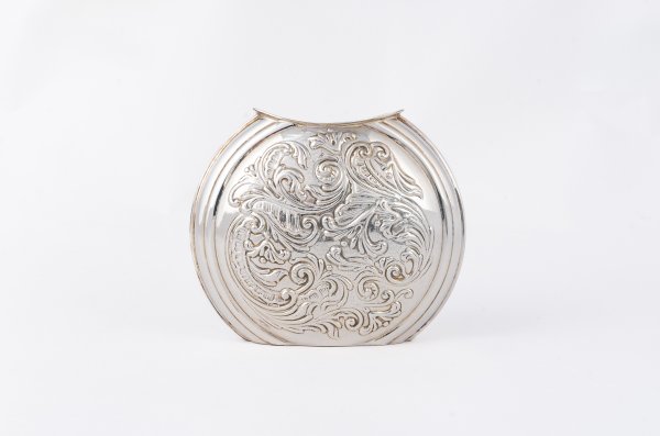 Piccolo vaso da fiori.
Argenteria artistica milanese della seconda metà del XX secolo.