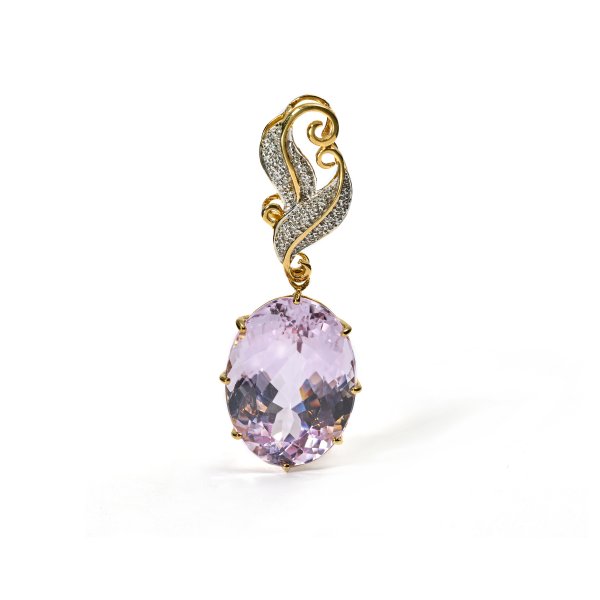 Pendente con Kunzite e Diamanti.