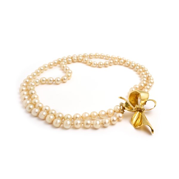 Collana con Perle Akoya e Diamanti.