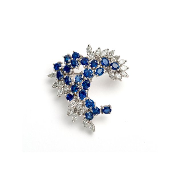 Spilla con Zaffiri e Diamanti.