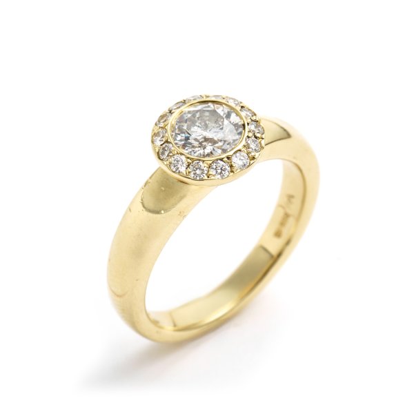 Anello con Diamante solitario “Salt and Pepper”.