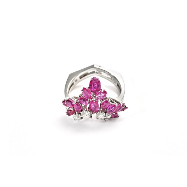 Anello da cocktail con Rubini e Diamanti, anni '80.