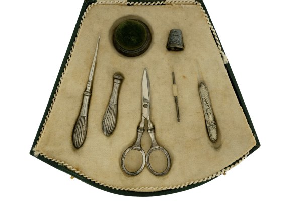 ARGENTI - Set cucito in argento 800, anni '30