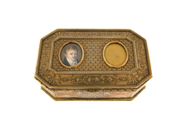 COFANETTO - Cofanetto in argento dorato 800, anni '40