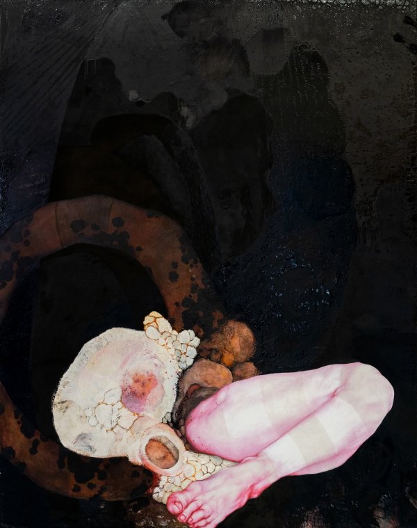 WHITE TOMMY - Self portrait with some girl parts
