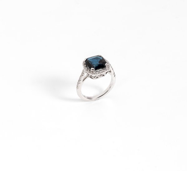 Anello in oro bianco 18kt