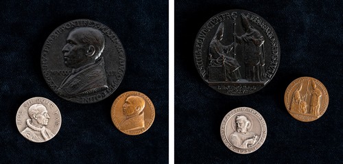 PIO XII, Eugenio Maria Giuseppe Pacelli (1939-1958) - Lotto 3 medaglie straordinarie.