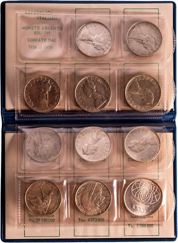 REPUBBLICA ITALIANA (1946-) - Libretto contenente serie di 10 es. da 500 lire e 1000 lire 1970.