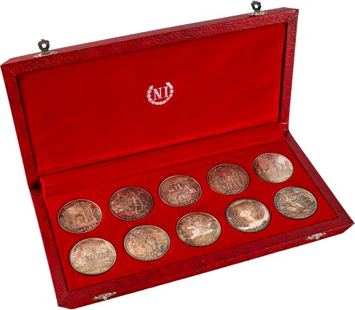 TUNISIA - Elegante cofanetto contenente 10 monete da un Dinar.