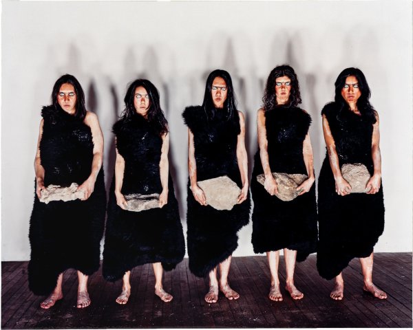 OLAF BREUNING - Cavewomen