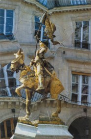 Cavaliere con bandiera