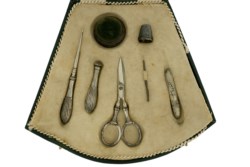 Set cucito in argento 800, anni '30