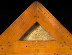 Senza titolo (Piramide)