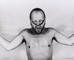Senza titolo, dalla serie The elastic band series of face farces