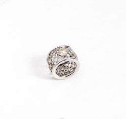 Anello a fascia traforata in oro bianco 18kt
