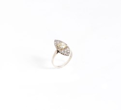 Anello navette in oro bianco 18kt