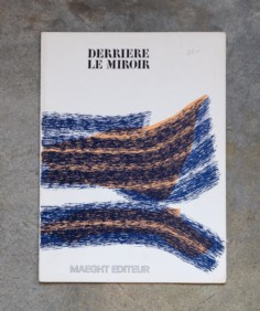 Derrière le miroir