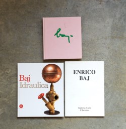 Lot of three catalogues