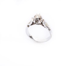 Anello solitario in oro bianco 18kt
