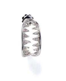 Orecchino singolo in oro bianco 18kt