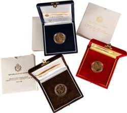 SAN MARINO - Nuova monetazione (1972-) - Lotto di tre 5 scudi (1983, 1984, 1985).