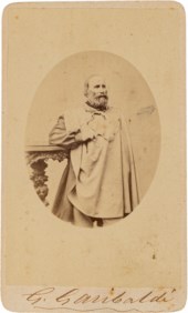 Giuseppe Garibaldi, generale eroe dei due mondi - Bella fotografia formato cabinet con firma autografa