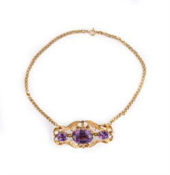 Gold necklace with amethyst
