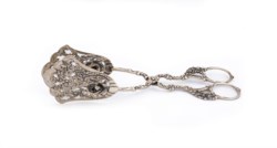 835 silver pastry tongs, 20th century