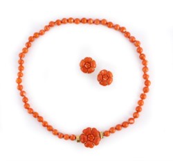 Demi parure in coral and yellow gold