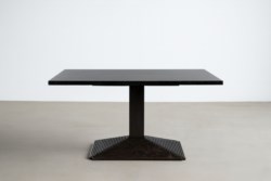 Piediferro coffee table